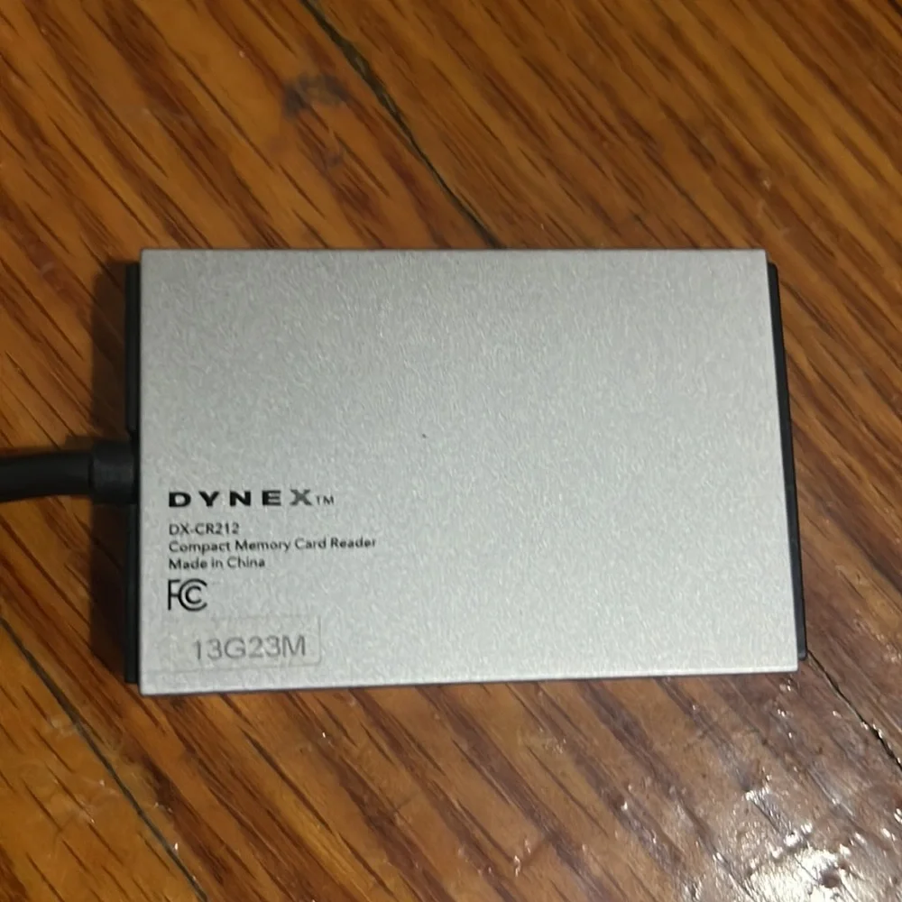 Dynex DX-CR212 3 in 1 compact memory card adapter reader